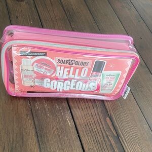 Soap & Glory Hello Gorgeous Pink Body Wash Set